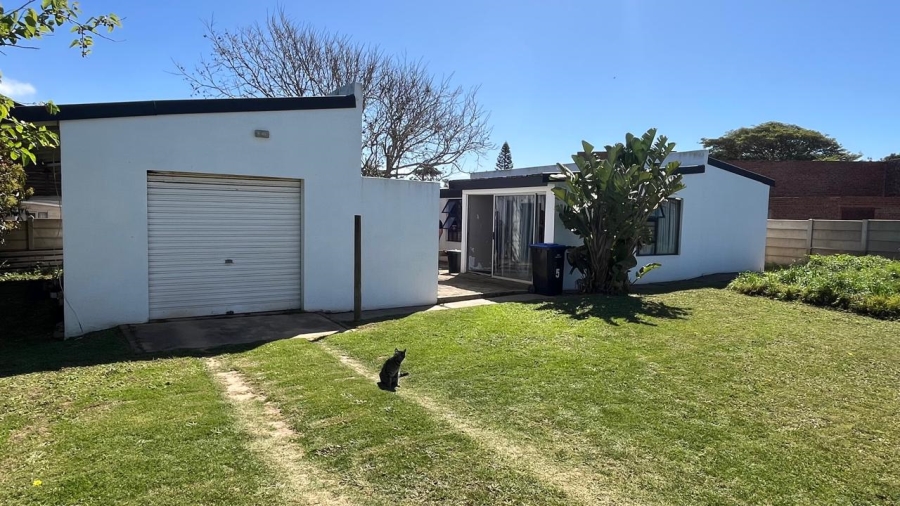 2 Bedroom Property for Sale in Paradise Beach Eastern Cape